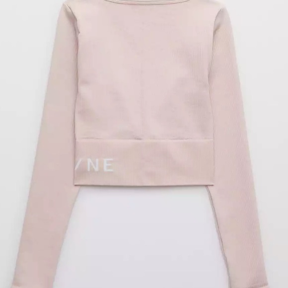 AERIE OFFLINE AEO Sidewalk Seamless Ribbed Long Sleeve Cropped Shirt - Picture 3 of 4